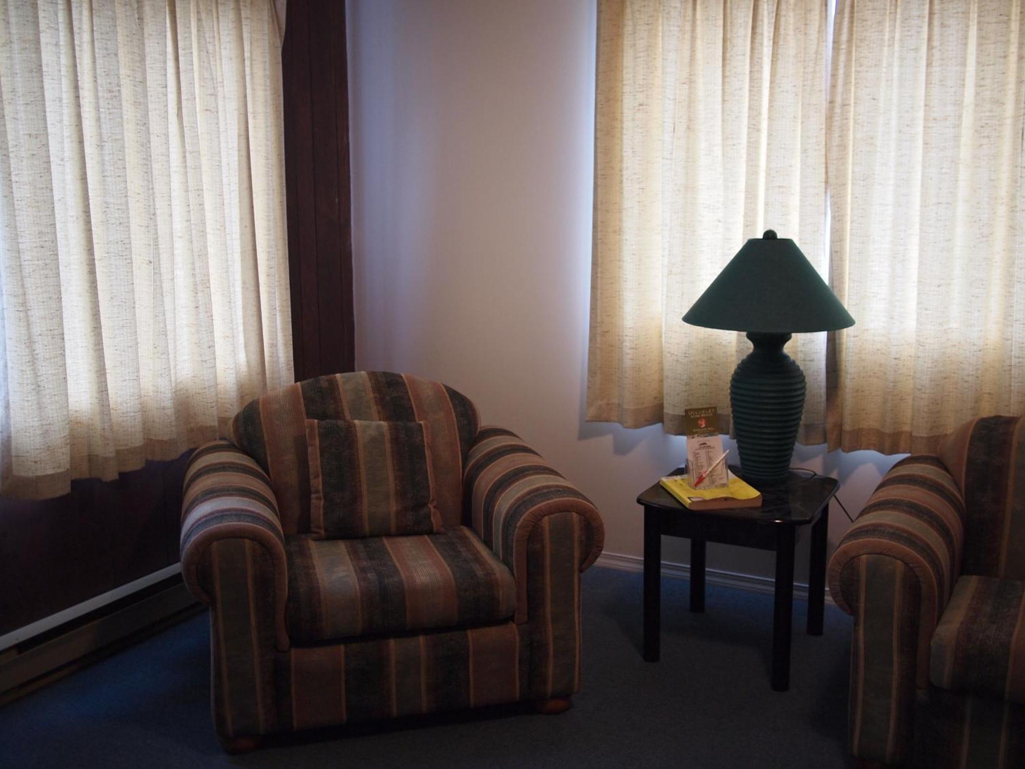 Whale'S Tail Guest Suites Ucluelet Esterno foto