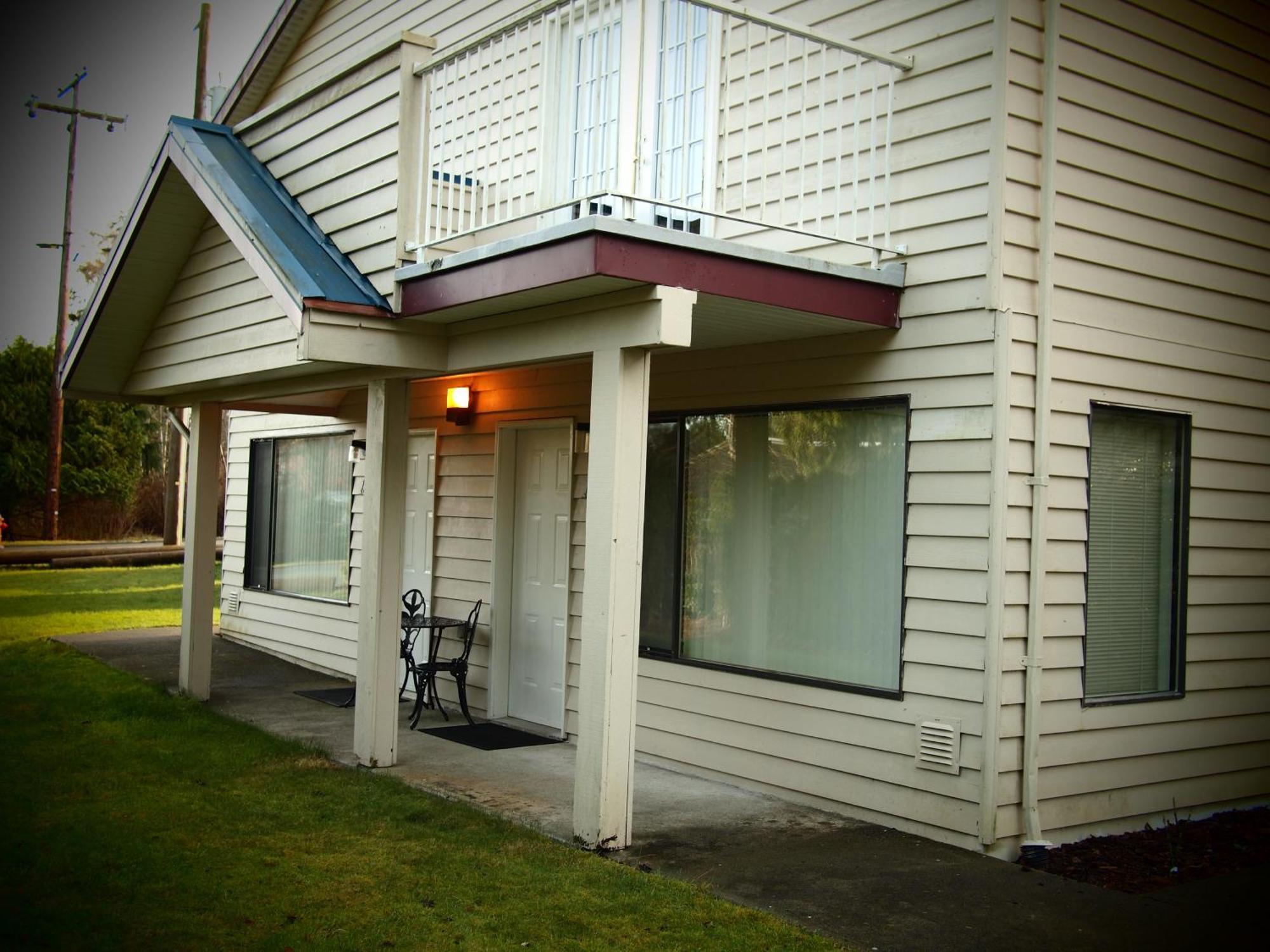 Whale'S Tail Guest Suites Ucluelet Esterno foto